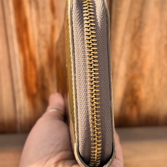 Louis Vuitton LV Gold Shimmer Vernis Long Zippt Wallet W/ Dustbag - Picture 6 of 16